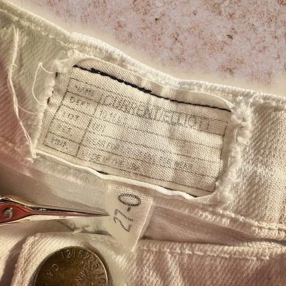 Current/Elliott Women's White Denim ‘Boyfriend’ Shorts in “Sugar” Size 27 - Picture 4 of 11